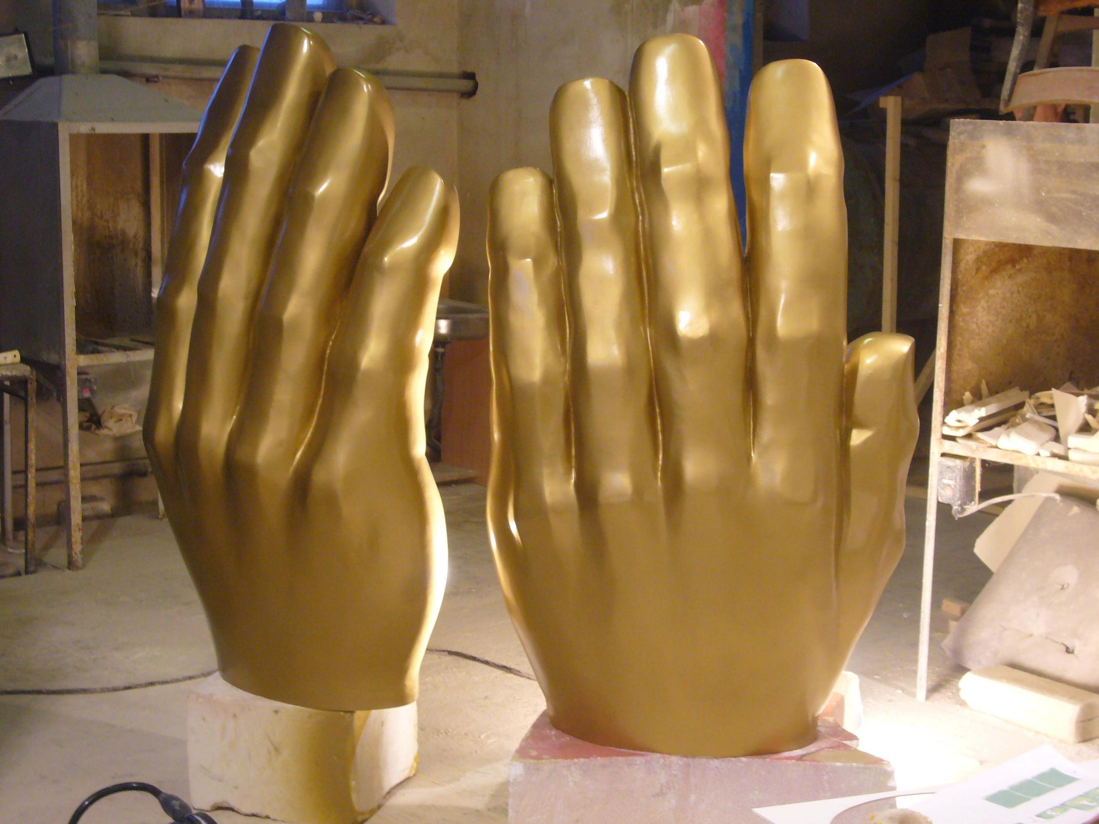 Готовая рекламная скульптура